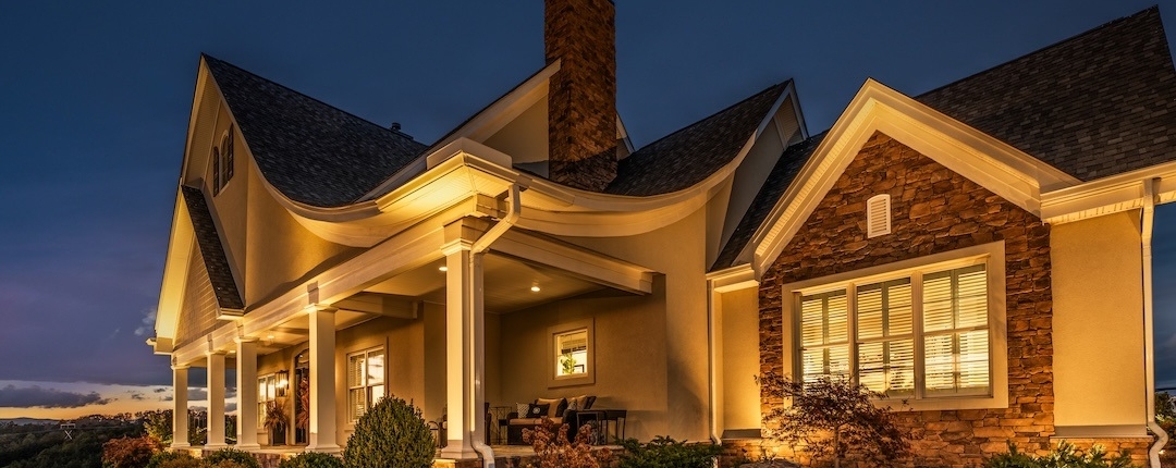 Beahm Lighting3 Low-voltage landscape lighting at night