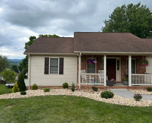 gravel instead of mulch used in a landscape bed